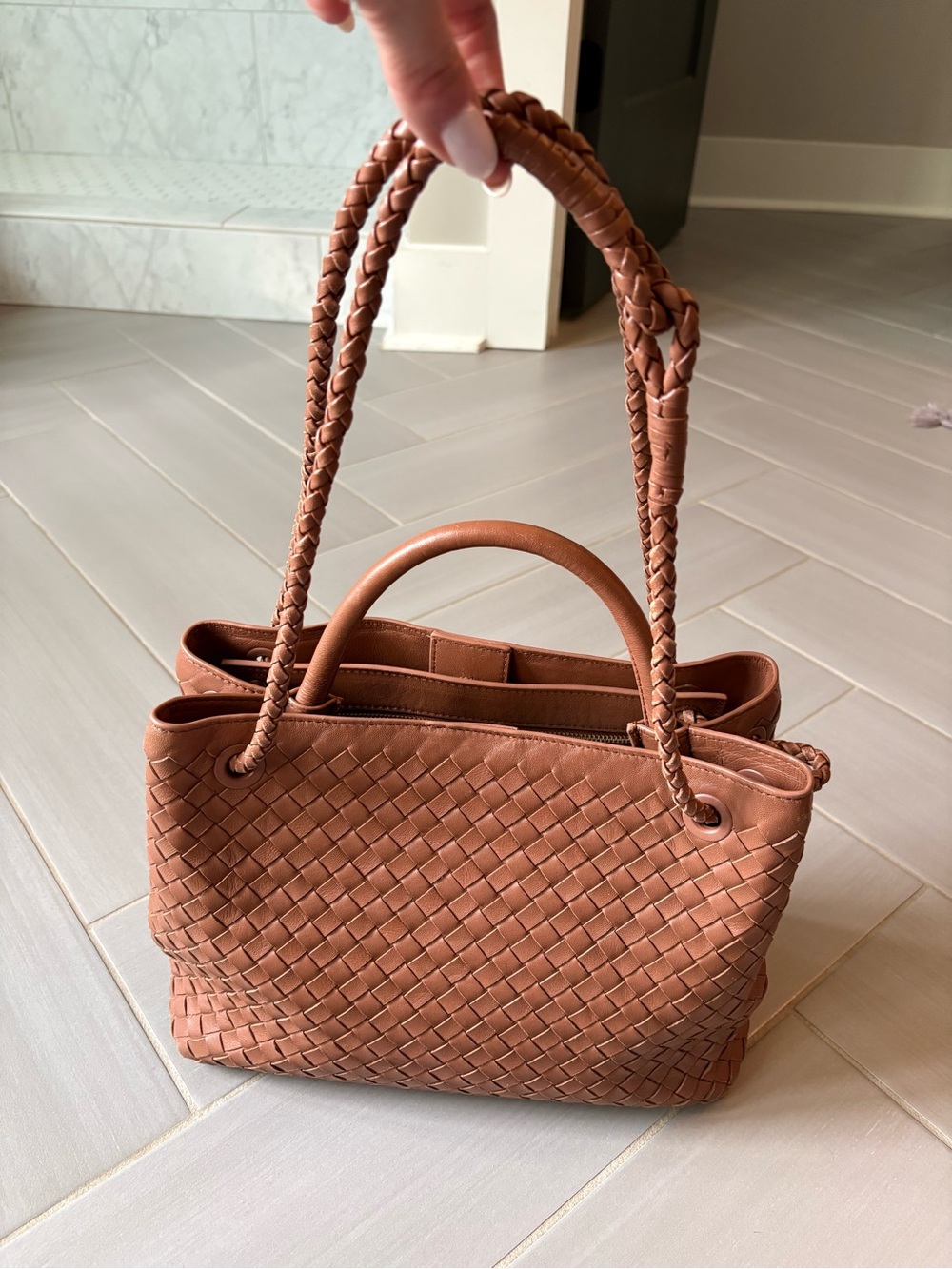 Quince Italian Leather Handwoven Satchel | Cognac | Large - Picture 11 of 16